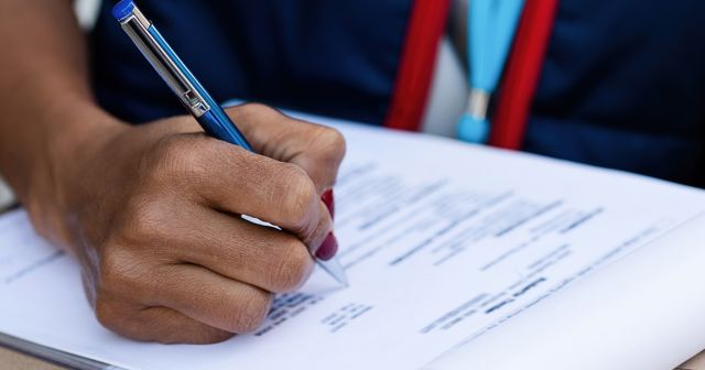 Student filling out a college application